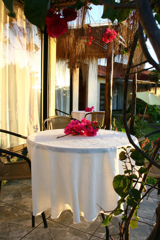 Hostal Sunset Hanga Roa Ruang foto