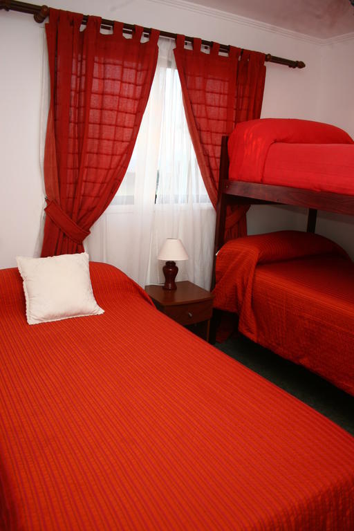Hostal Sunset Hanga Roa Ruang foto
